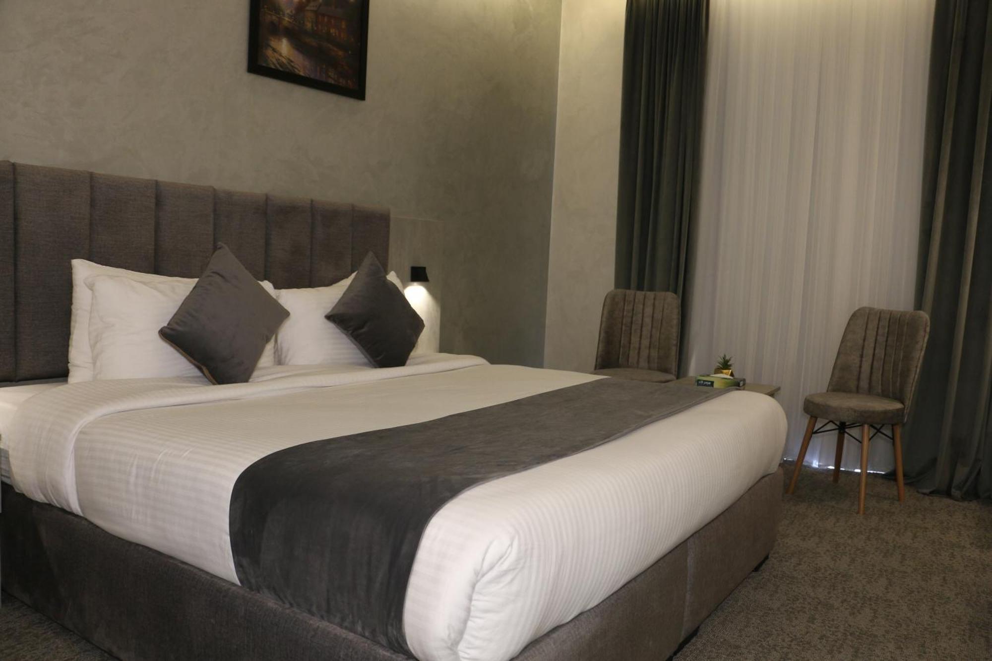 Kaya Hotel Amman Buitenkant foto