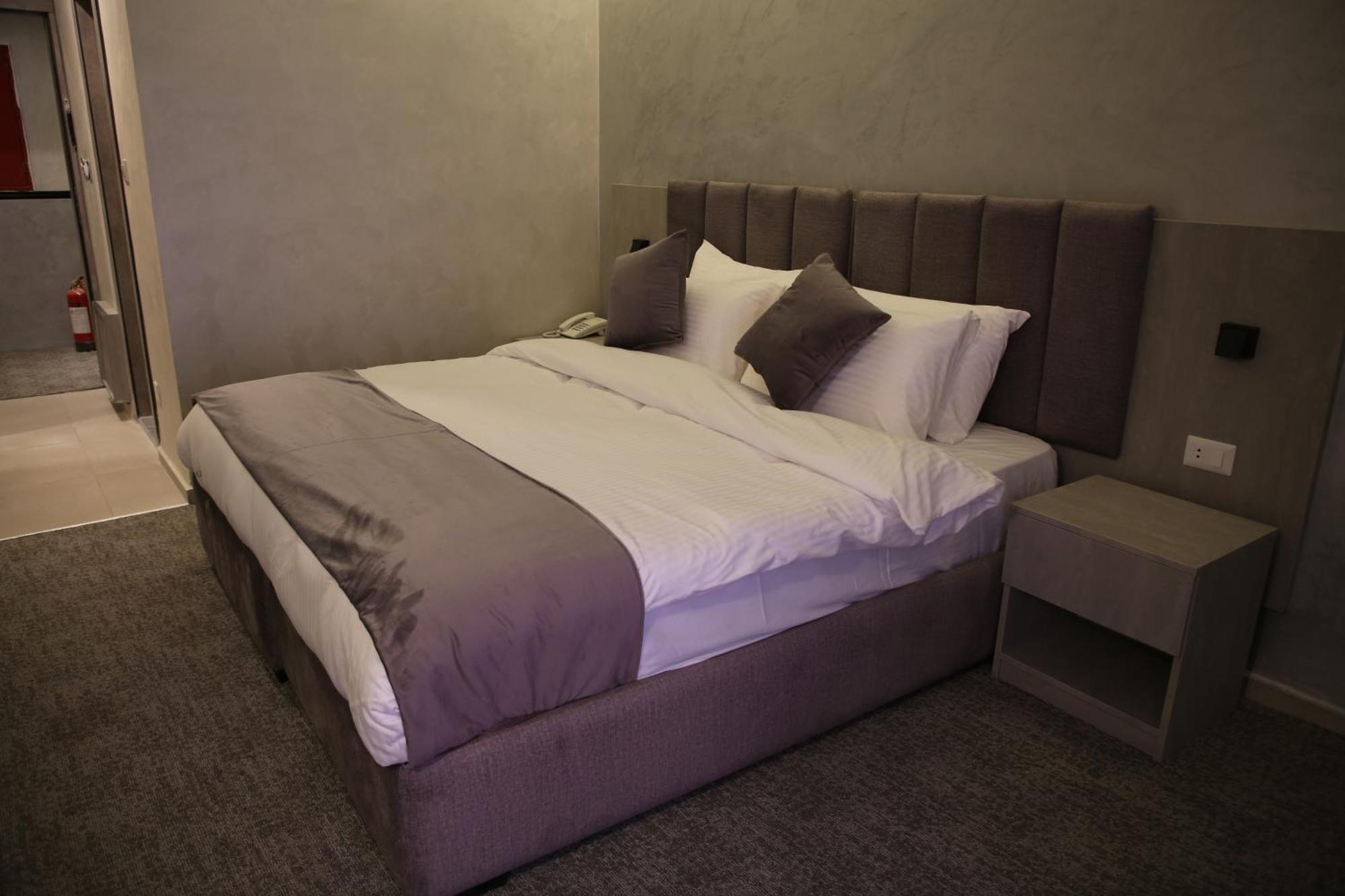 Kaya Hotel Amman Buitenkant foto
