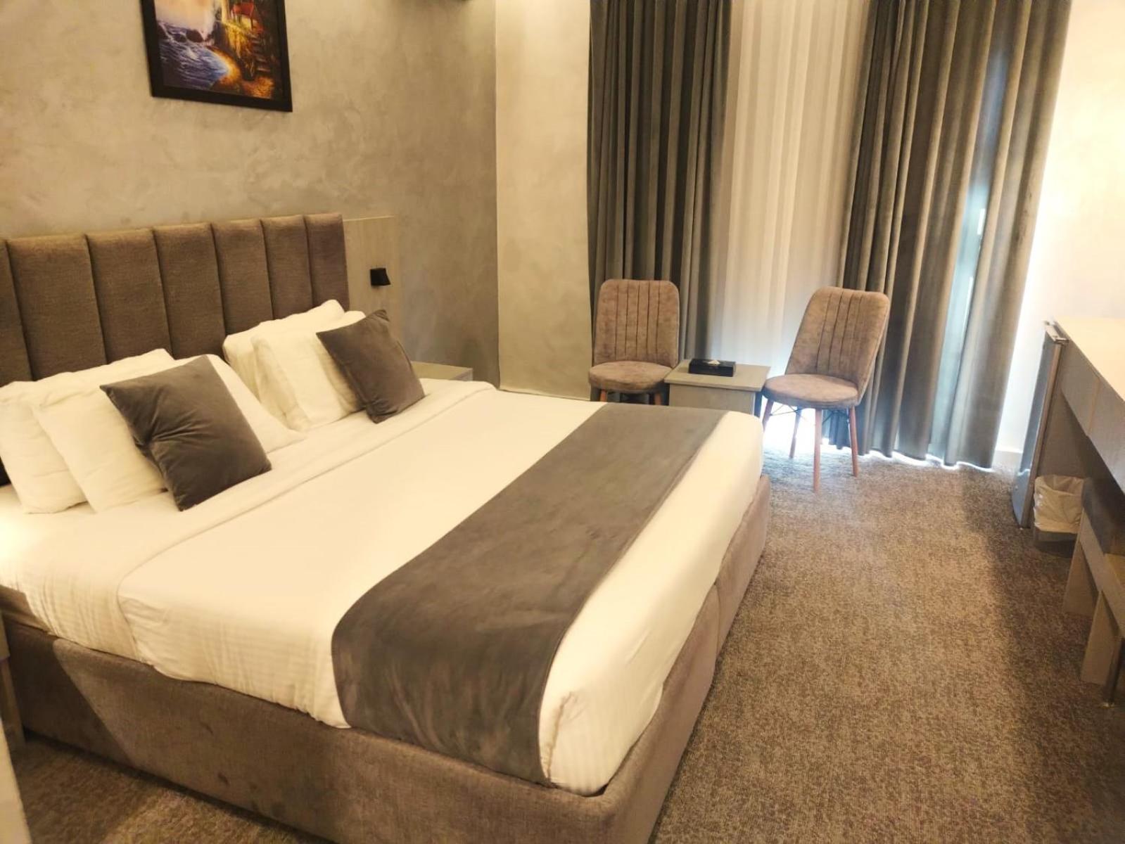 Kaya Hotel Amman Buitenkant foto